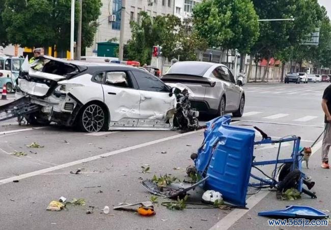 醉驾撞死环卫工涉事东谈主员被刑拘 悲催激发社会暖热